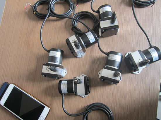 ���֜y���x������ͨ�Žӿ��ж��ٷN��